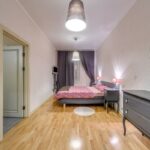 how to layout a bedroom for better flow